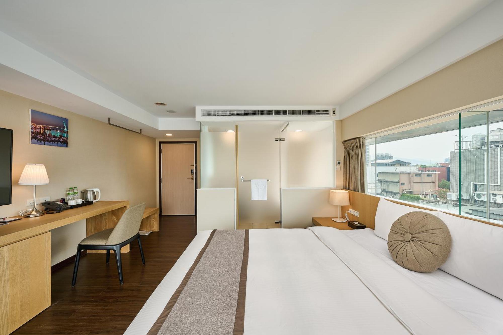 Eastin Taipei Hotel Exterior photo