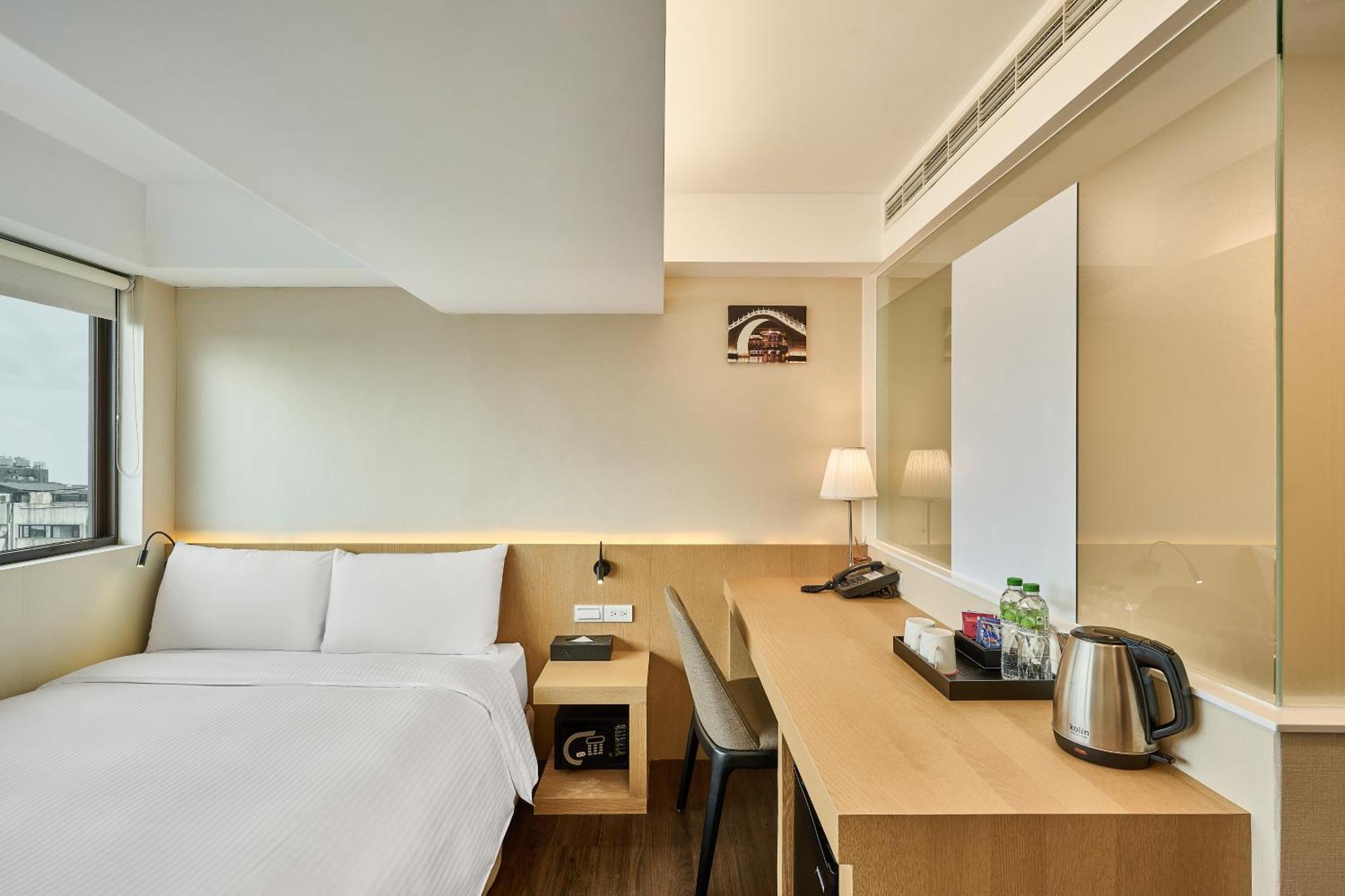 Eastin Taipei Hotel Exterior photo