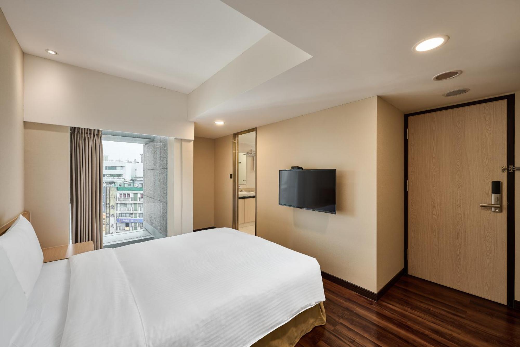 Eastin Taipei Hotel Exterior photo