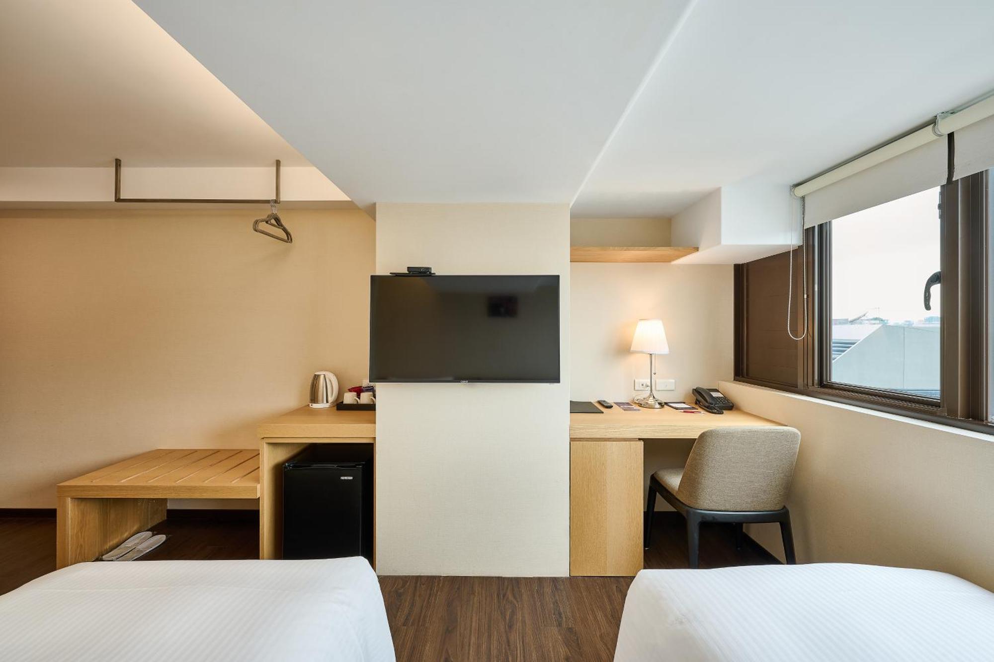 Eastin Taipei Hotel Exterior photo