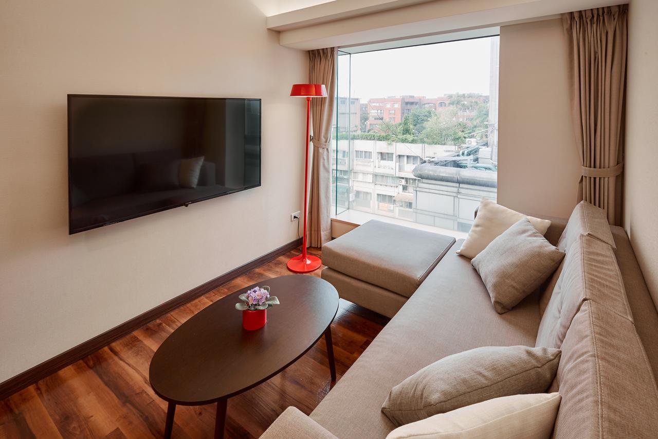 Eastin Taipei Hotel Exterior photo