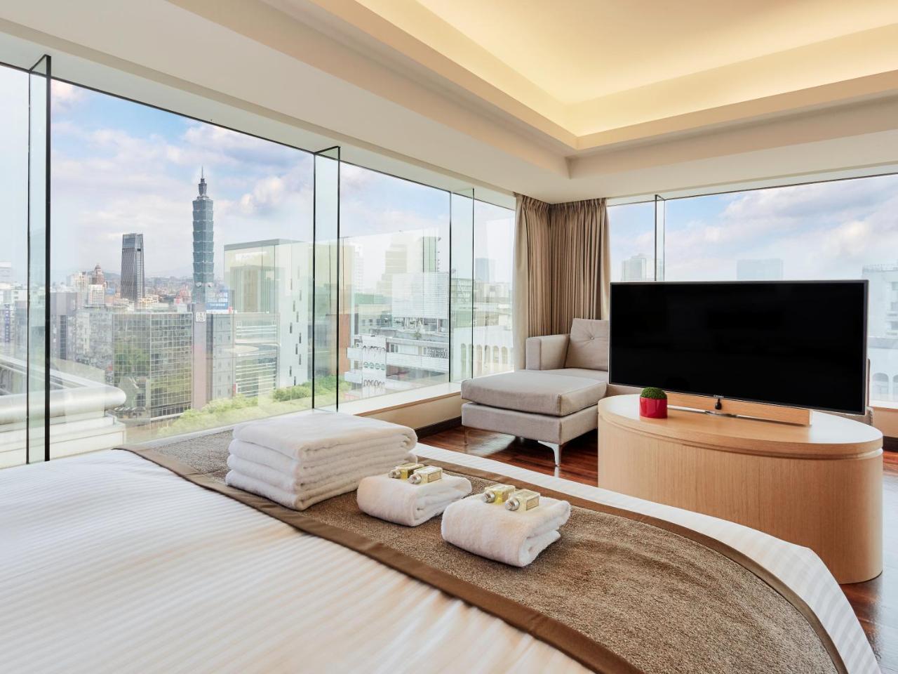 Eastin Taipei Hotel Exterior photo