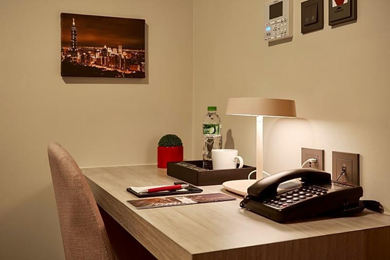 Eastin Taipei Hotel Exterior photo