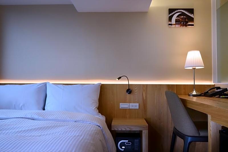 Eastin Taipei Hotel Exterior photo